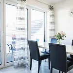Ferienwohnung Am Zeppelin Hangar